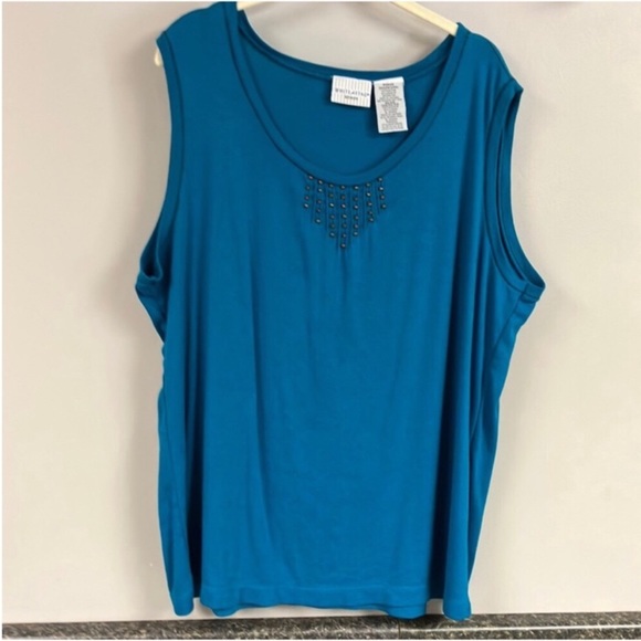 8/26    White stag 3x turquoise blue top with bead detail - Picture 1 of 8